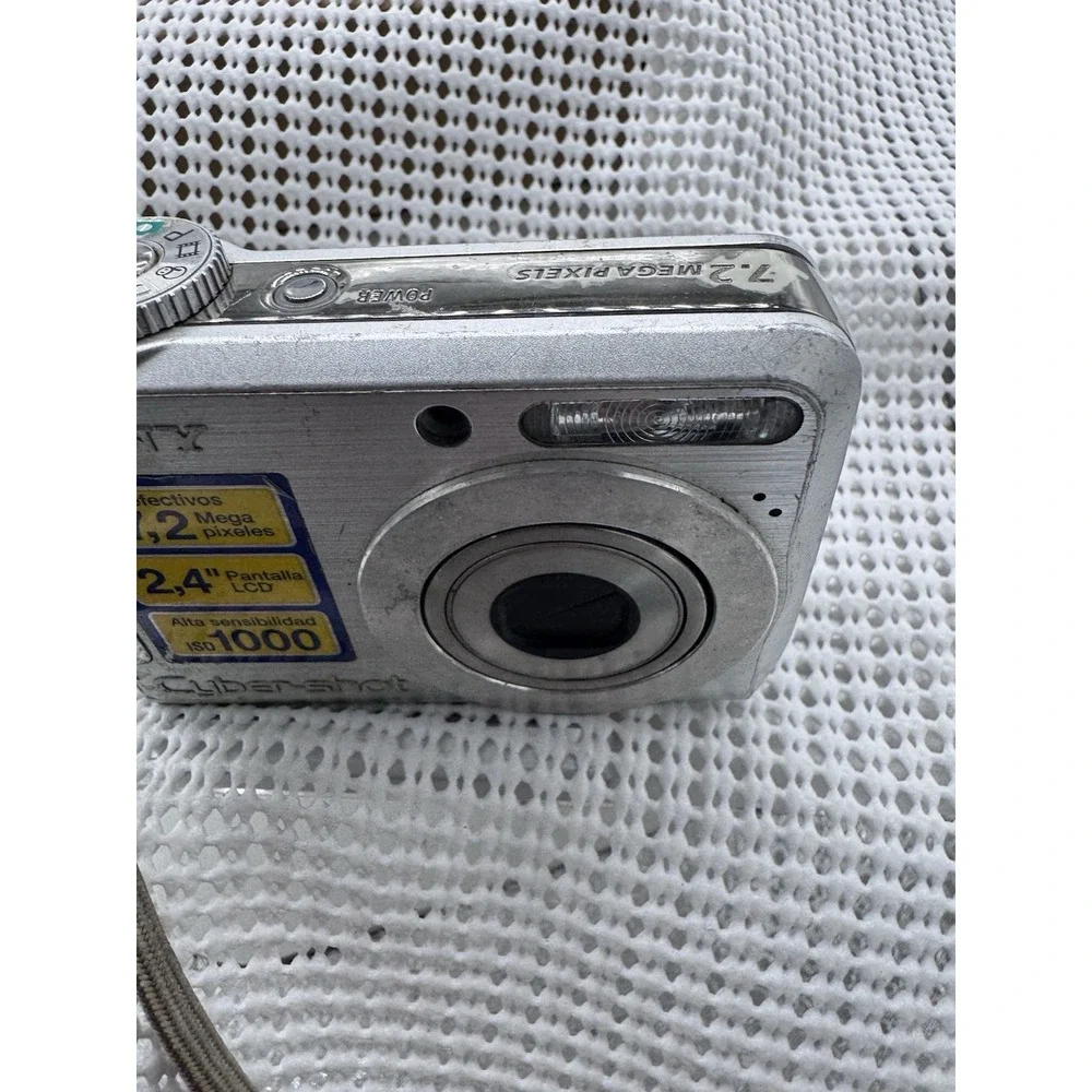 Sony Cyber-shot DSC-S700 7.2MP Digital Camera - Silver *NO POWER* For Parts